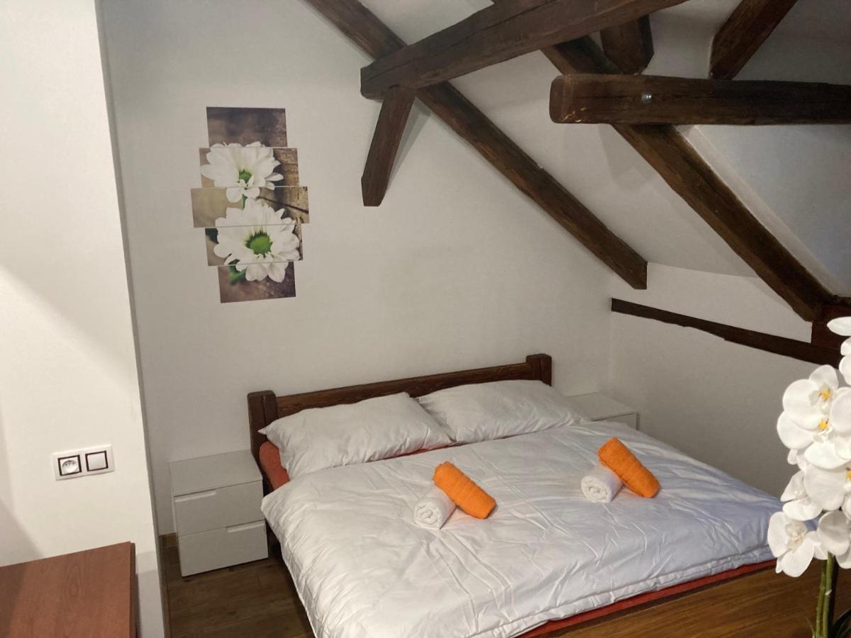 Apartment Apartmanovy Dum 13 Podkrovi 2 *