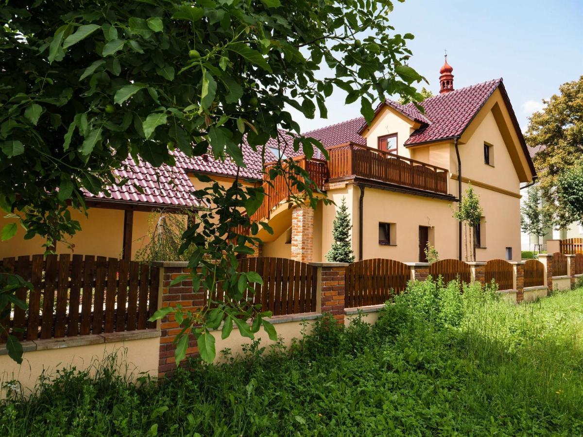 Apartmanovy Dum 13 Podkrovi 2 Apartment *